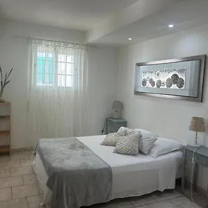 Appartement F2 De Charme, Les Abymes